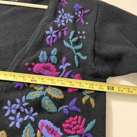 Ll Bean Vintage Cardigan Sweater Women’s L Wool Black Floral Embroidered - Picture 6 of 6